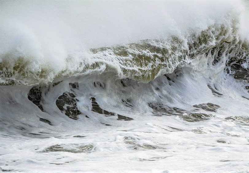 Óleo: ondas do tipo swell mantêm Semace em alerta