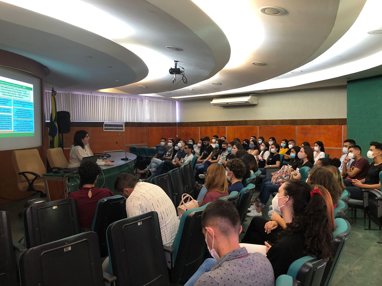 Aprendizado e conhecimento técnico marcam visita de alunos da UFC campus Crateus à Semace