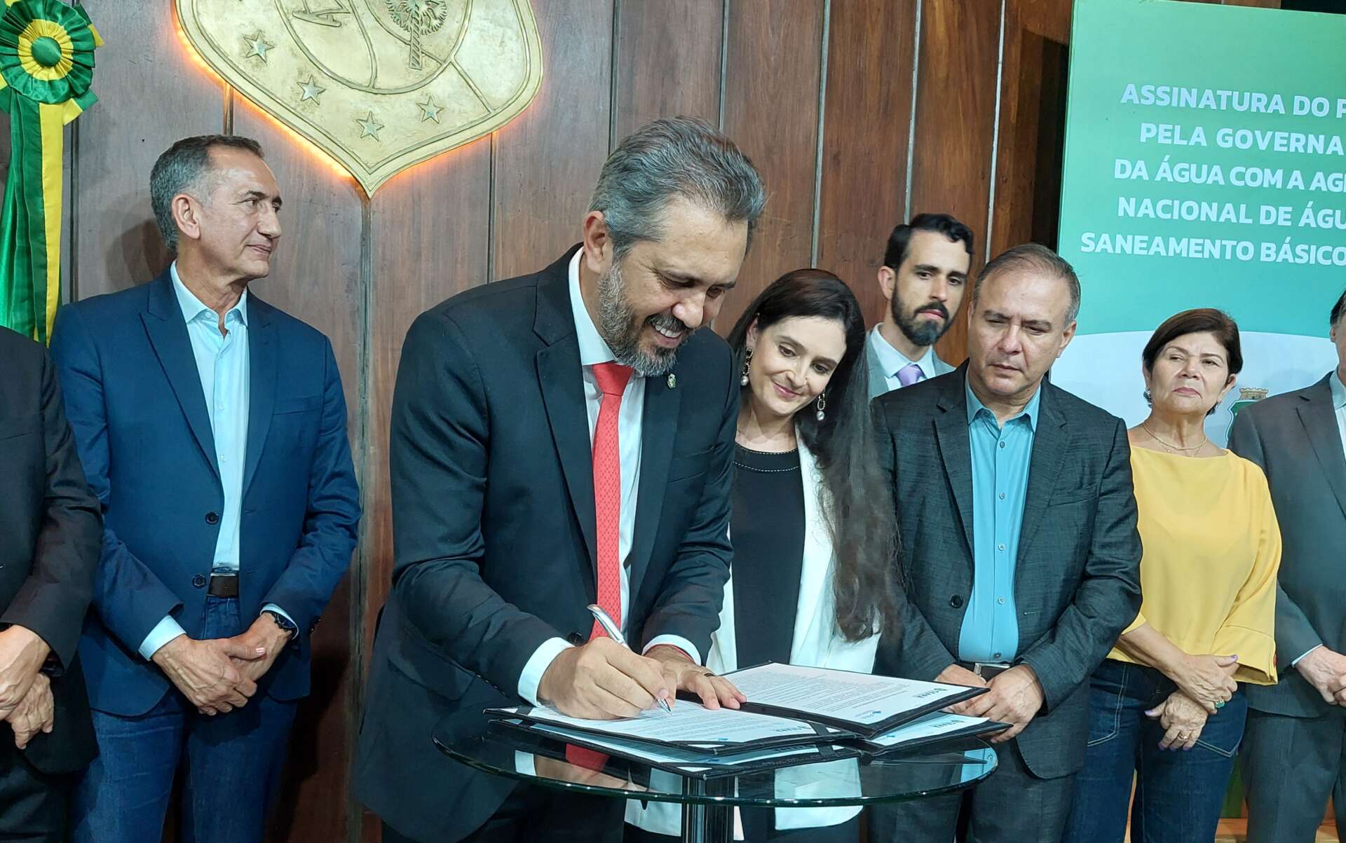 Semace marca presença na assinatura do Pacto pela Governança da Água