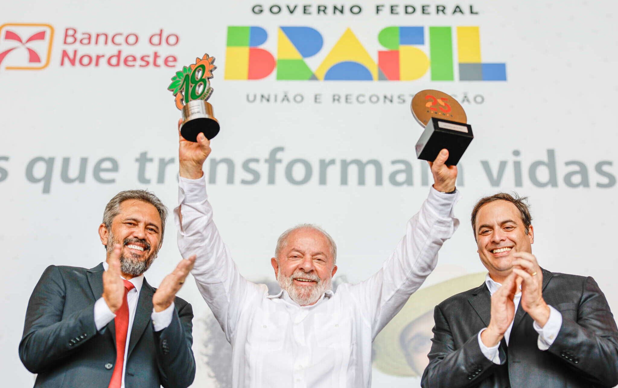 No aniversário do Crediamigo e do Agroamigo, com presidente Lula e governador Elmano de Freitas, BNB anuncia R$ 8,5 bi para agricultura familiar