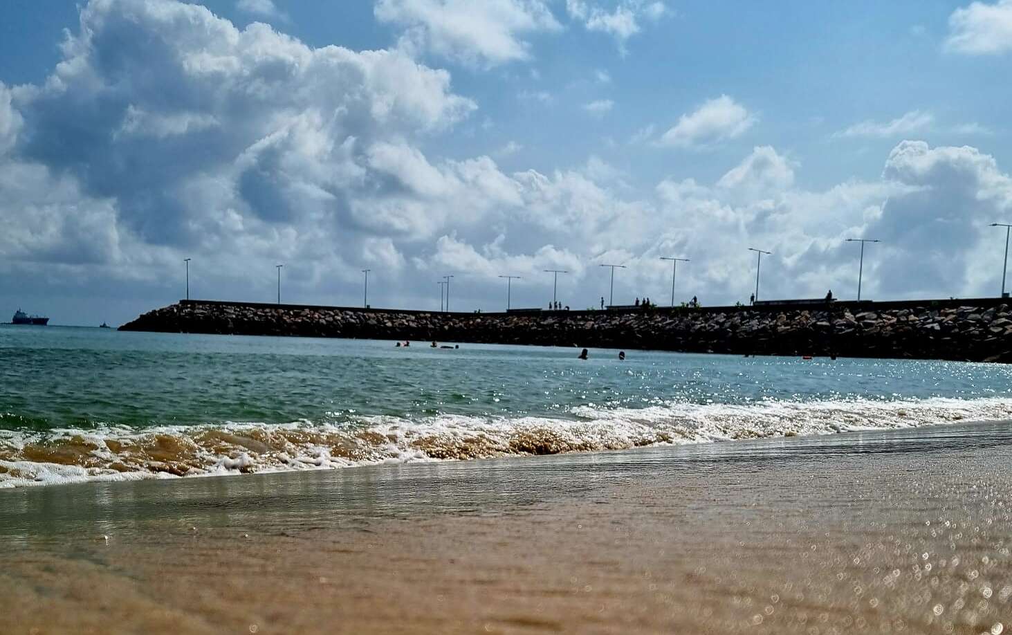 Fortaleza tem 19 trechos de praias próprias para banho neste fim de semana