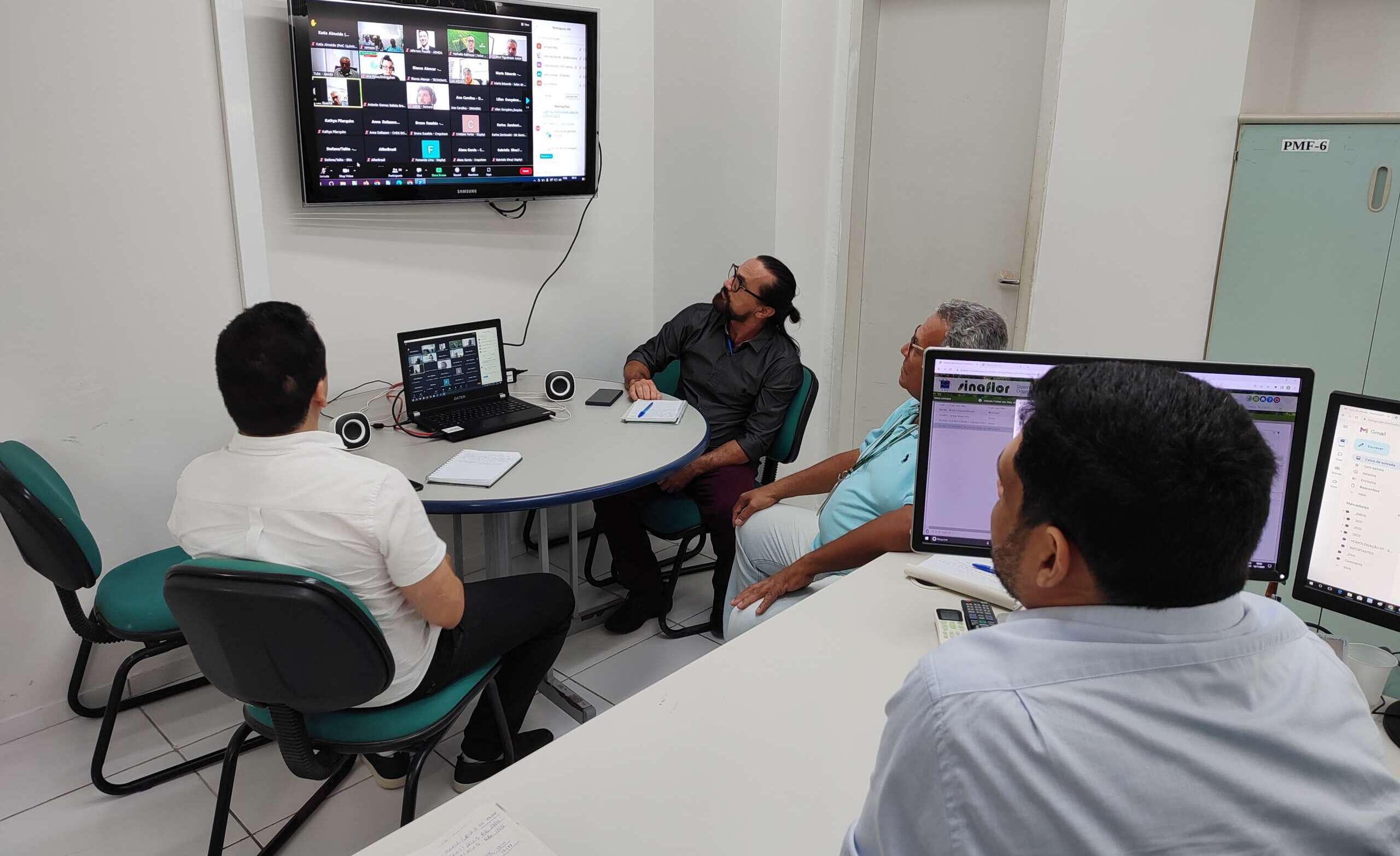 Semace realiza reunião com o Aenda apresentando novo sistema de cadastro de agrotóxicos