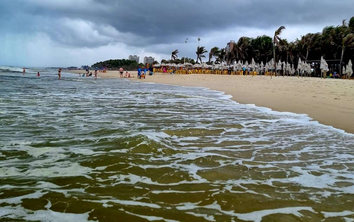Fortaleza tem trechos próprios para banho reduzidos neste fim de semana