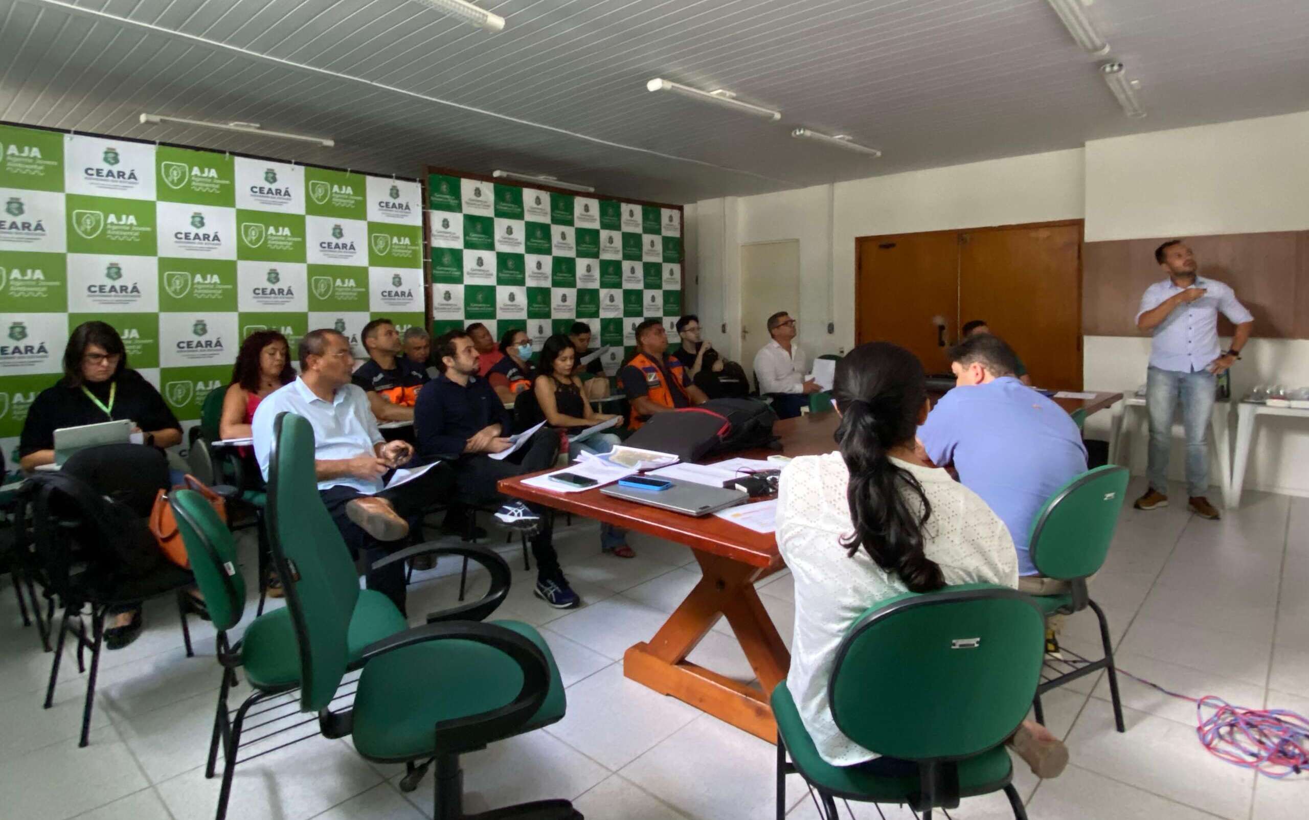 Semace participa de reunião para discutir Plano de Contingência de Erosão Costeira