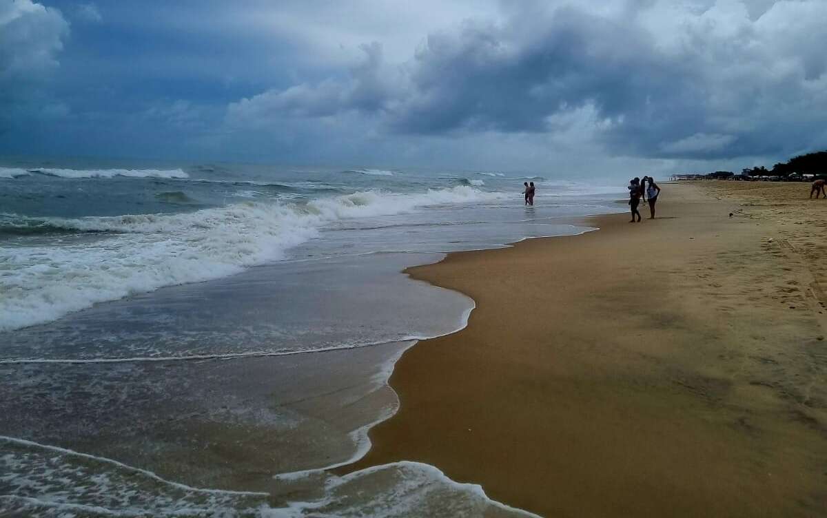 Fortaleza tem sete trechos de praia próprios para banho neste fim de semana