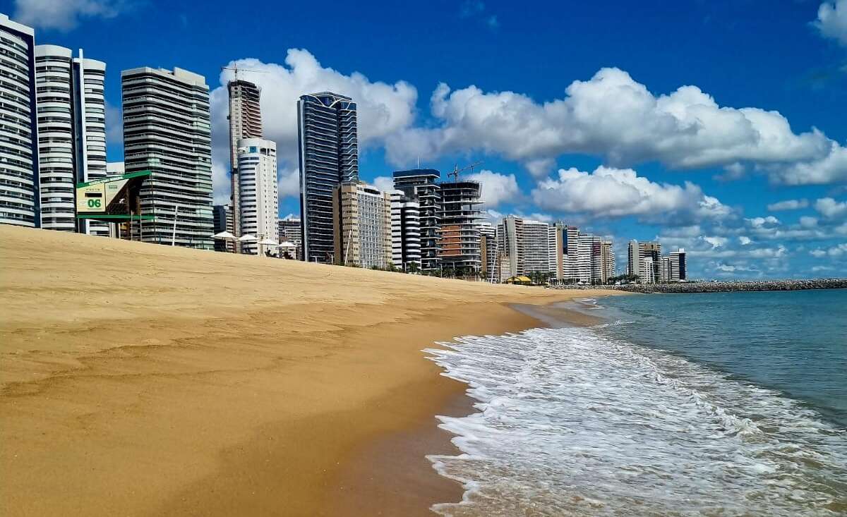 Fortaleza tem 16 trechos próprios para banho no fim de semana