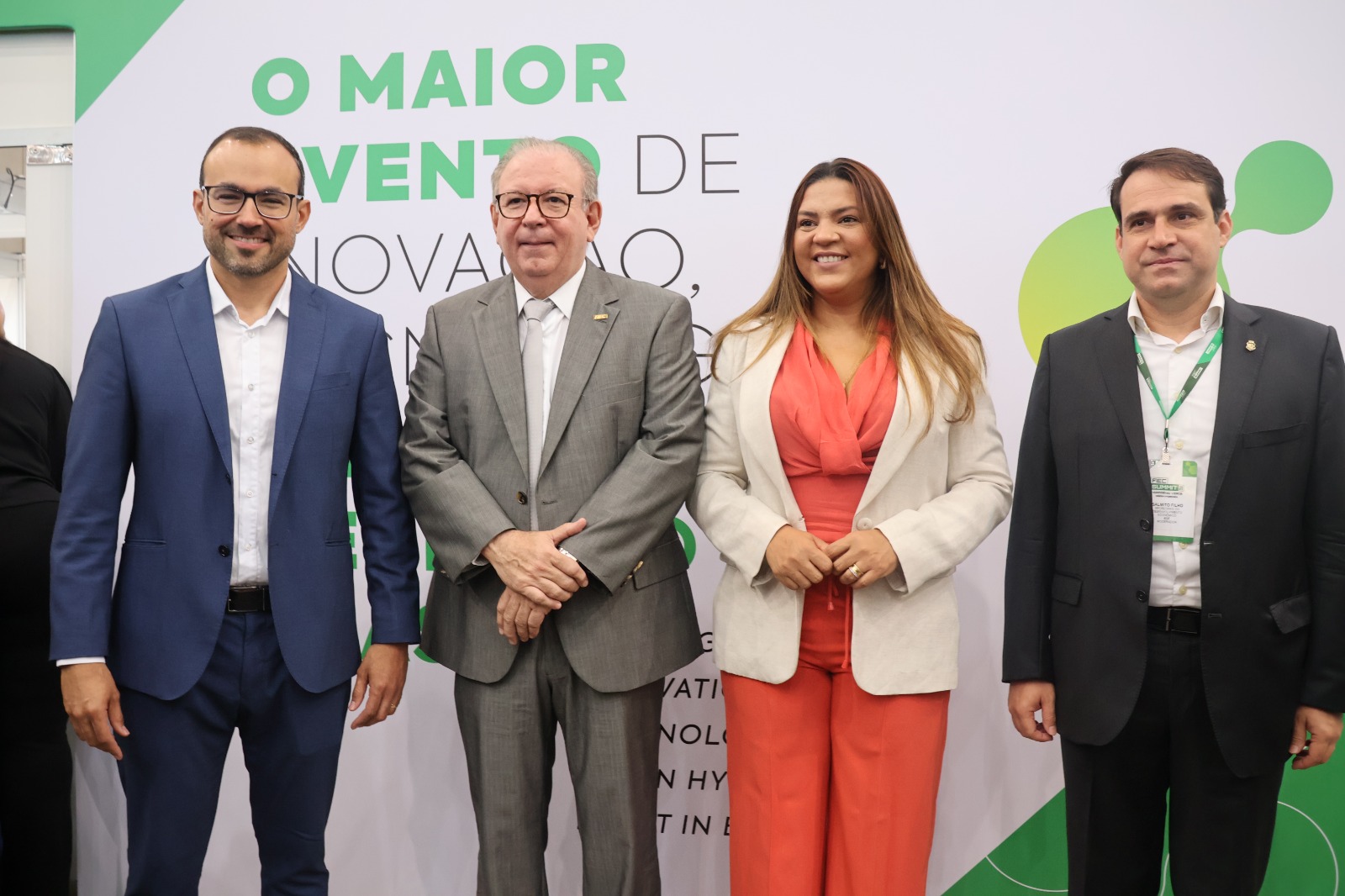 Com foco no hidrogênio verde, Semace participa da abertura do Fiec Summit 2024