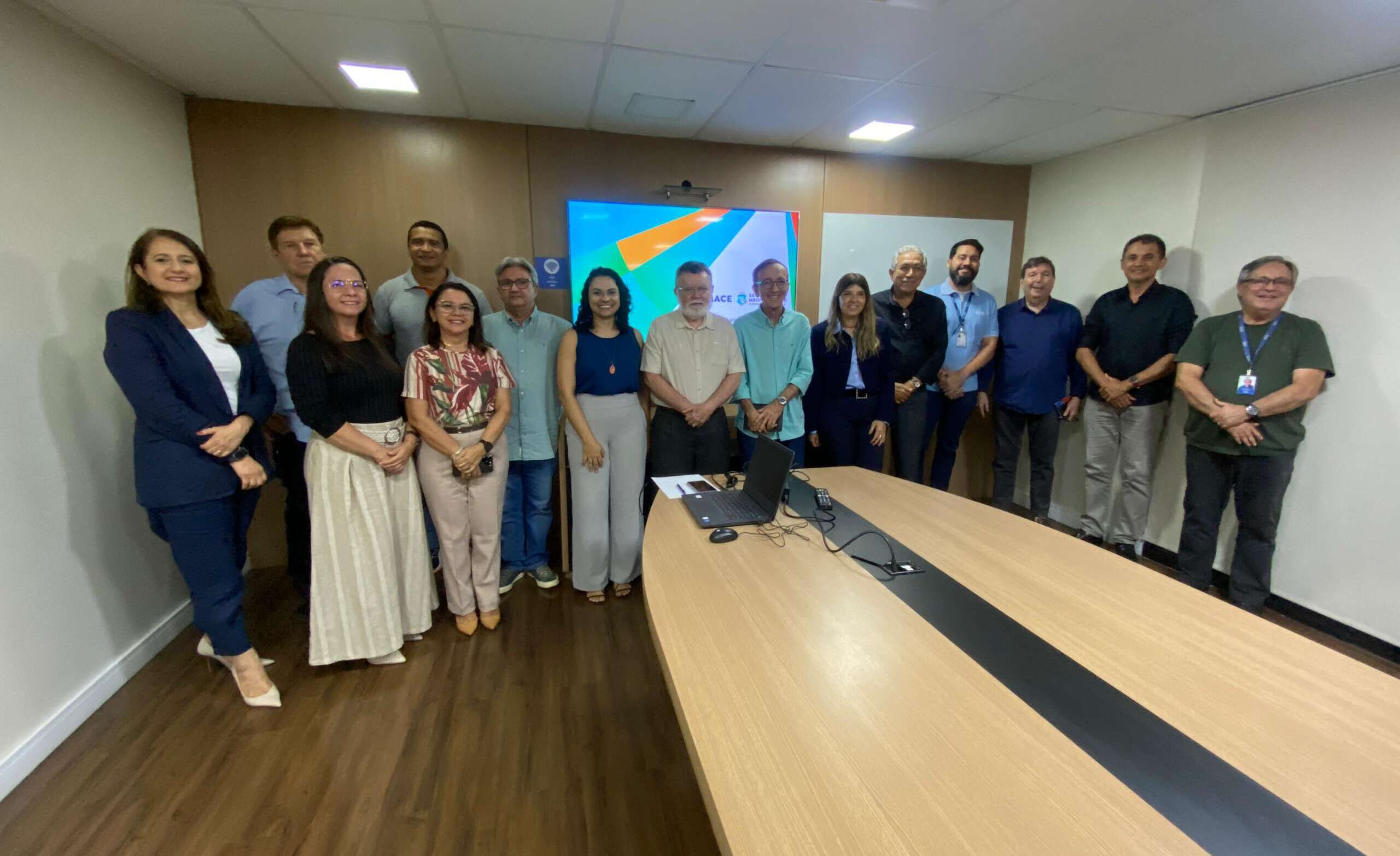 Semace palestra sobre licenciamento ambiental para conselho da FIEC