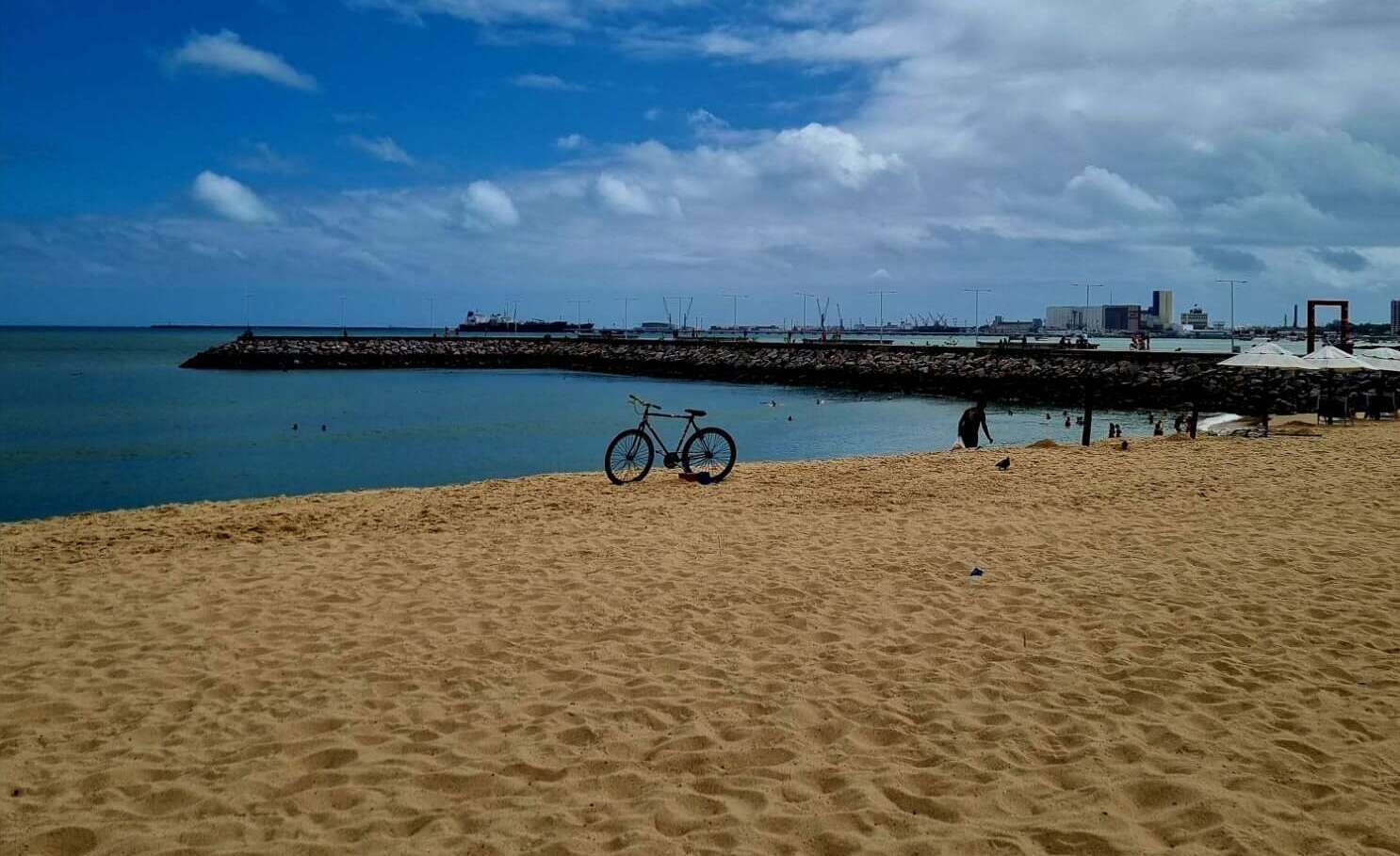 Fortaleza tem 21 trechos próprios para banho neste fim de semana