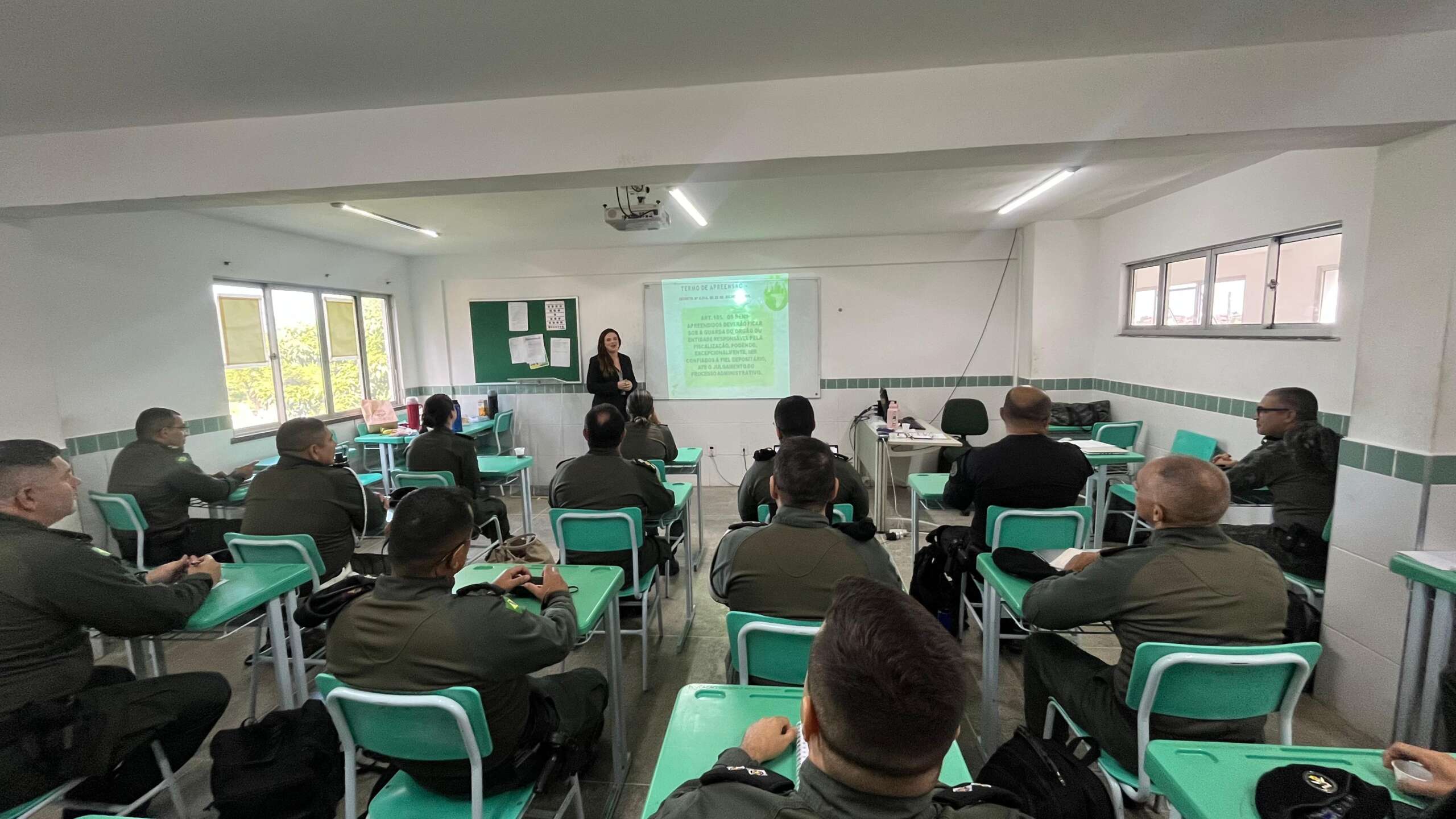 Semace ministra disciplinas em curso da Aesp sobre comando e gestão de policiamento ambiental