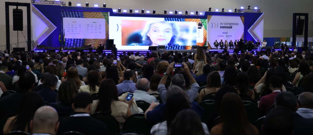 Ministra Cármen Lúcia defende mais mulheres nos espaços de poder na abertura do Consad