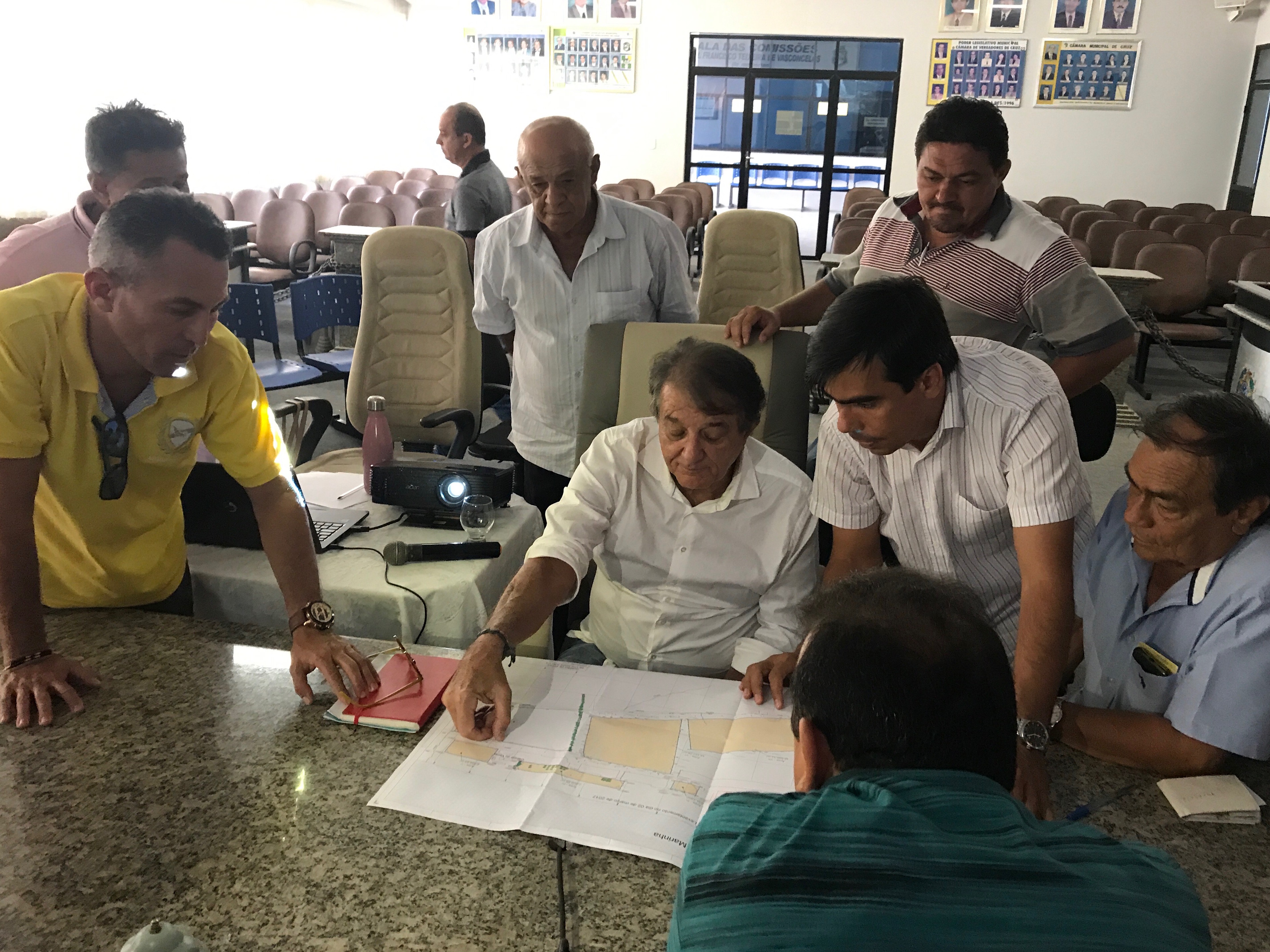 Setur discute ordenamento da Praia do Preá com prefeito e vereadores de Cruz