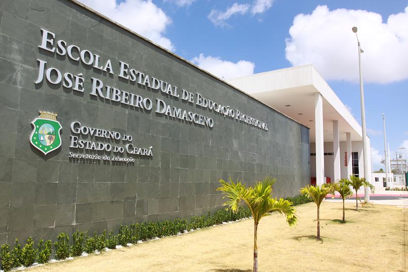 Governador Cid Gomes inaugura 94ª Escola de Educação Profissional, em Trairi