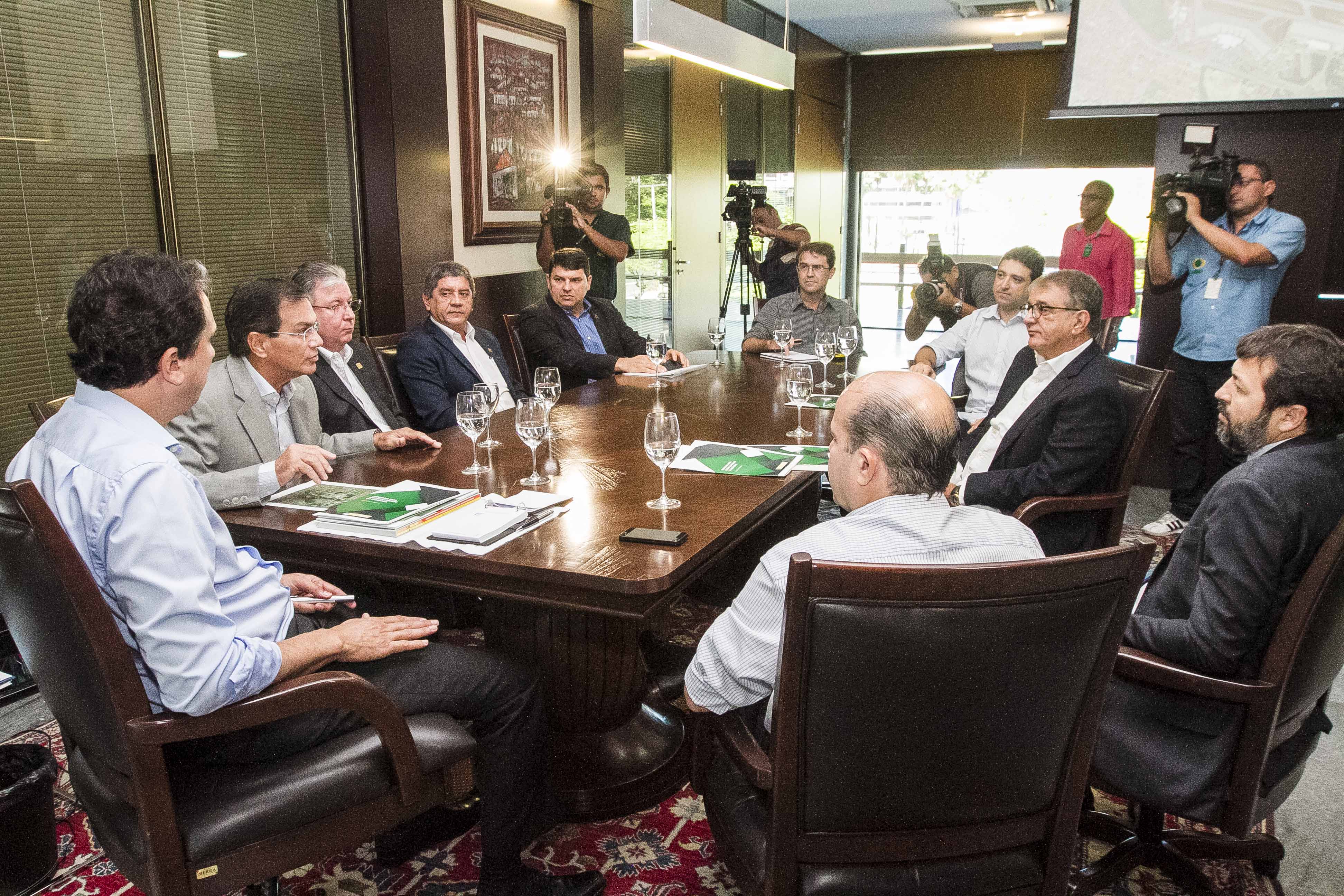 HUB: Governo do Estado, Prefeitura e Fiec se reúnem para traçar estratégias de mobilização