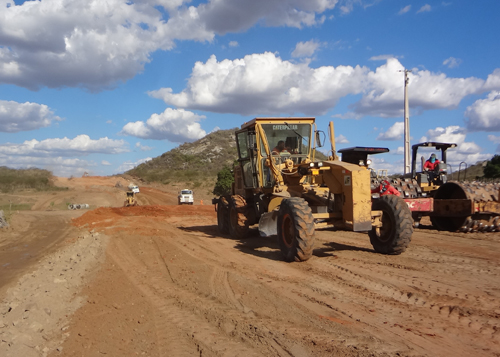 Rodovia que liga Quixeramobim ao distrito de Encantado é pavimentada