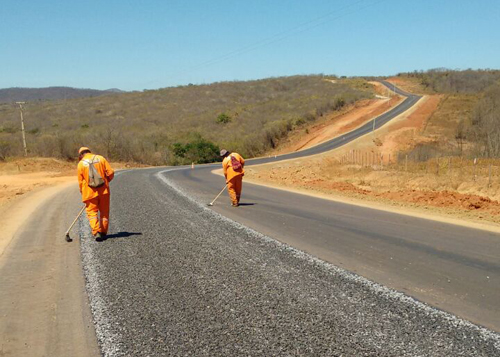 Pavimentação da rodovia CE-166 atinge 82% de execução