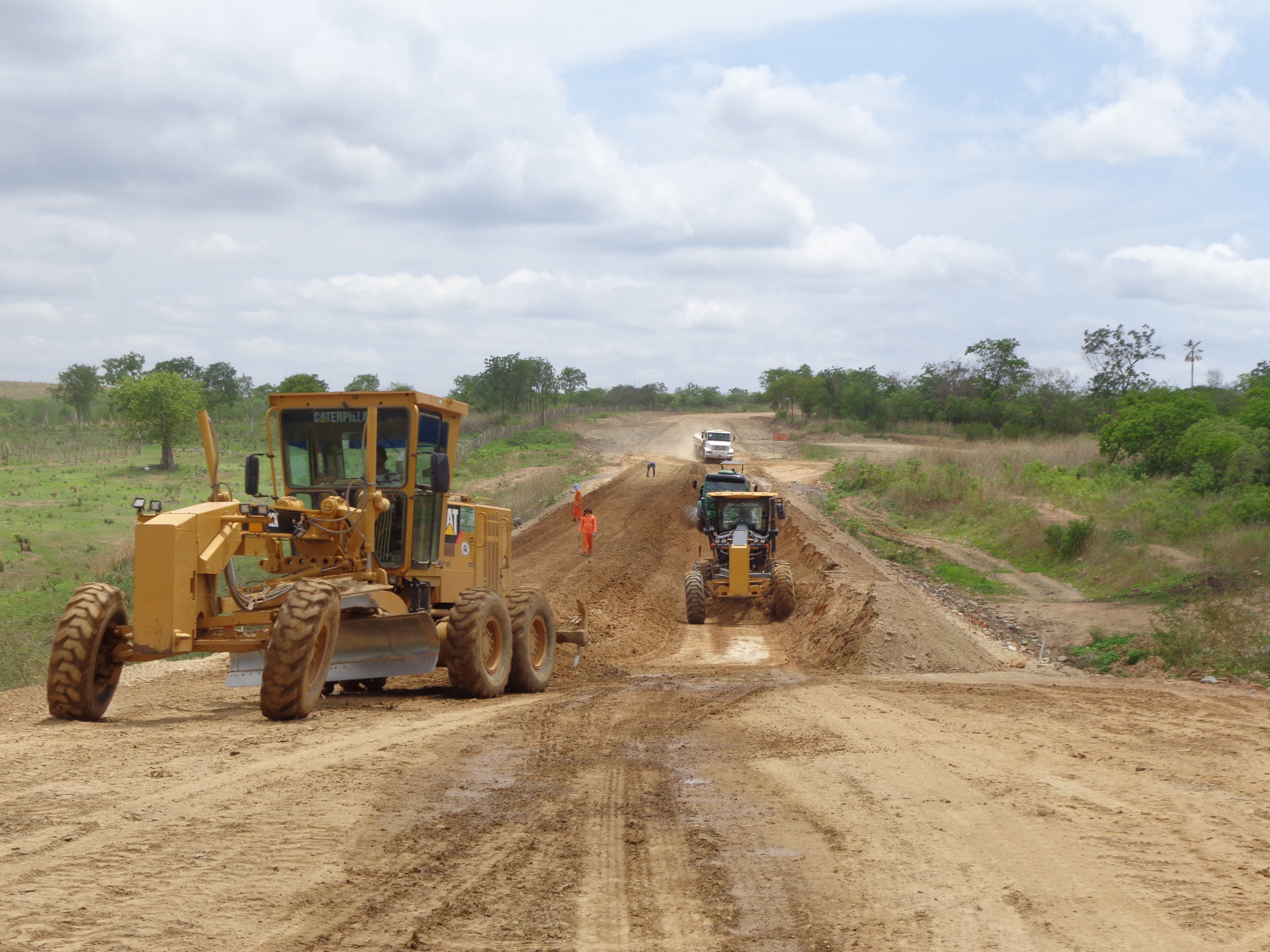 Pavimentação da CE-284 levará desenvolvimento para a região Centro-Sul do Estado