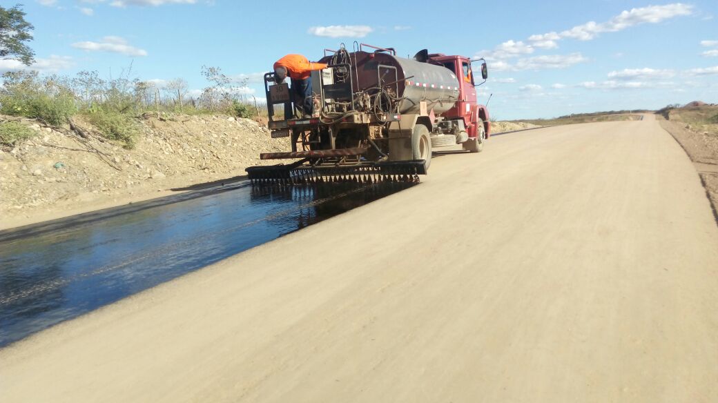 Restauração da rodovia CE-371 chega a 65% de execução