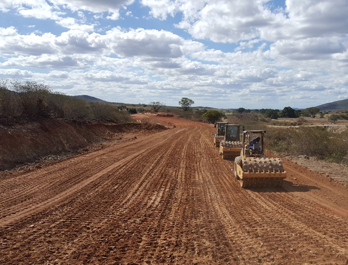 Obras da CE-153 beneficiarão municípios do Cariri