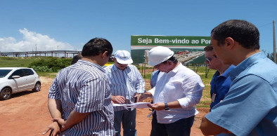 Secretário Lucio Gomes visita obras do Porto do Pecém e da CE-010