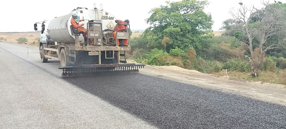 Ceará de Ponta a Ponta: pavimentação do trecho Umarizeira – Cariús atinge 71% de execução