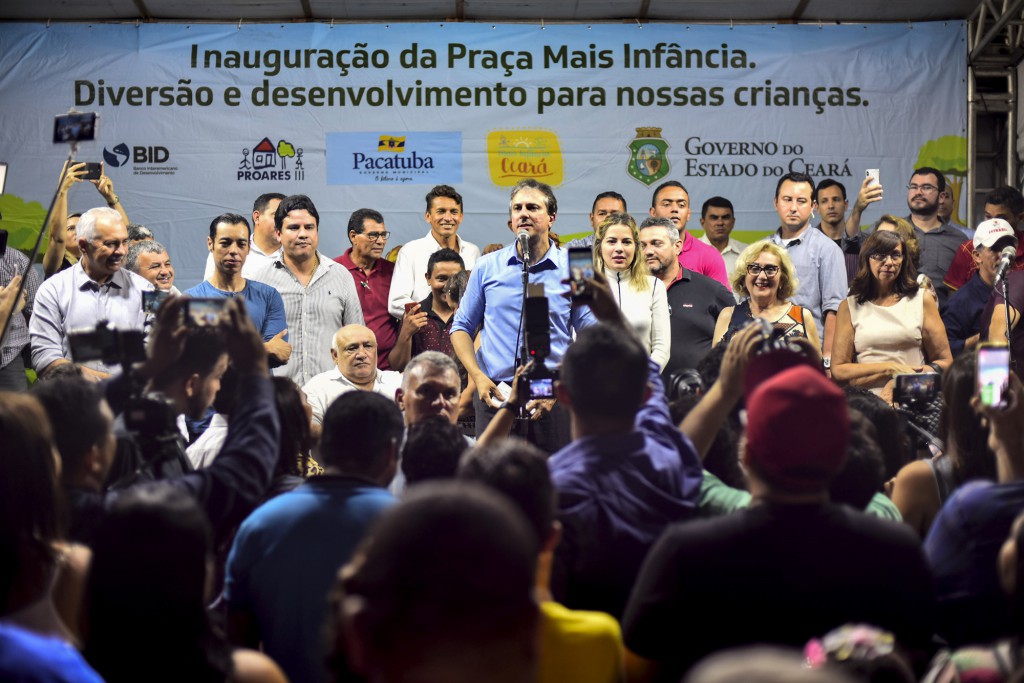 Famílias de Pacatuba recebem opção de lazer com inauguração da Praça Mais Infância