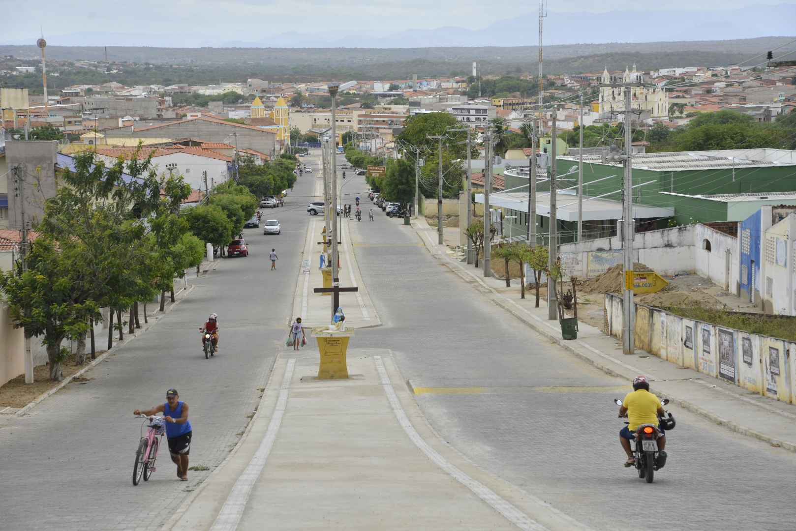 Governo do Ceará libera obras de recuperação de estradas para o Sertão de Canindé e RMF
