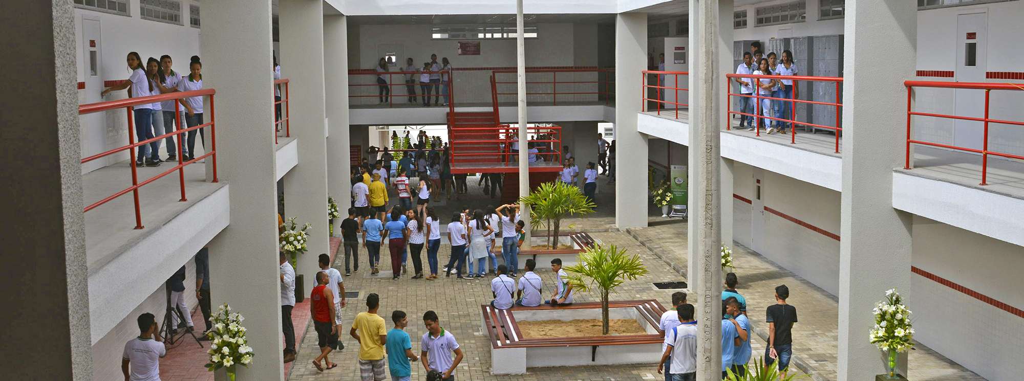 Mais de 400 mil estudantes são beneficiados com modernização estrutural das escolas cearenses
