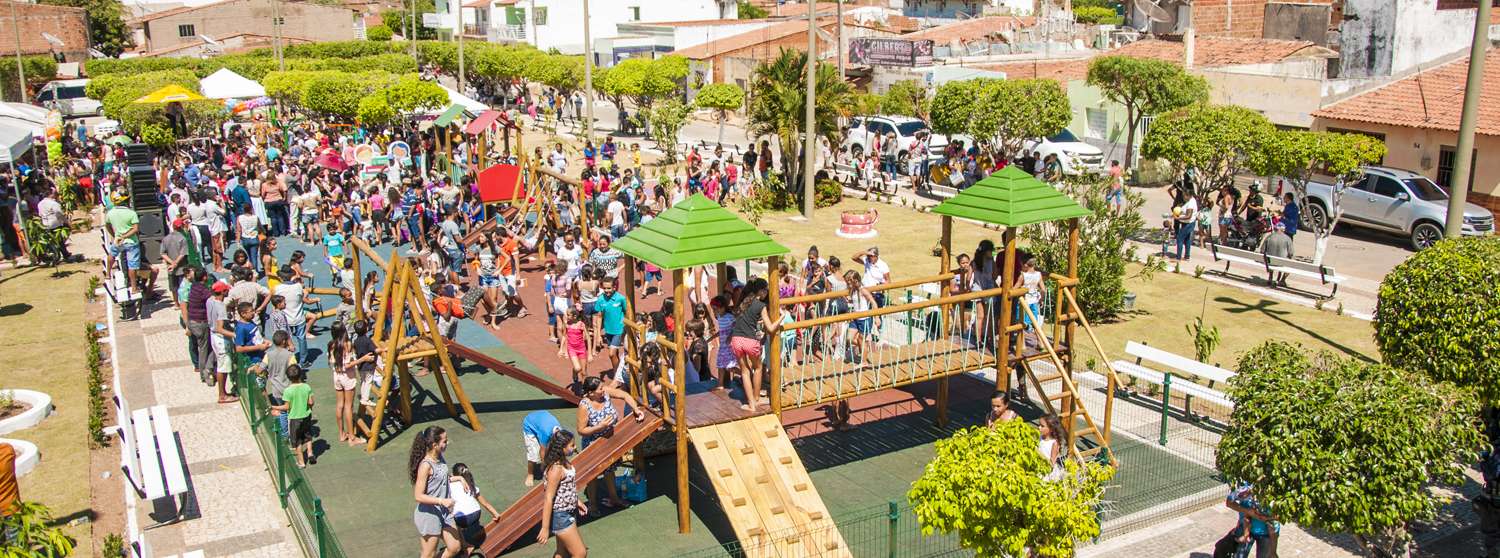 Governo do Ceará entrega 90ª brinquedopraça, com academia de ginástica, e Centro de Educação Infantil