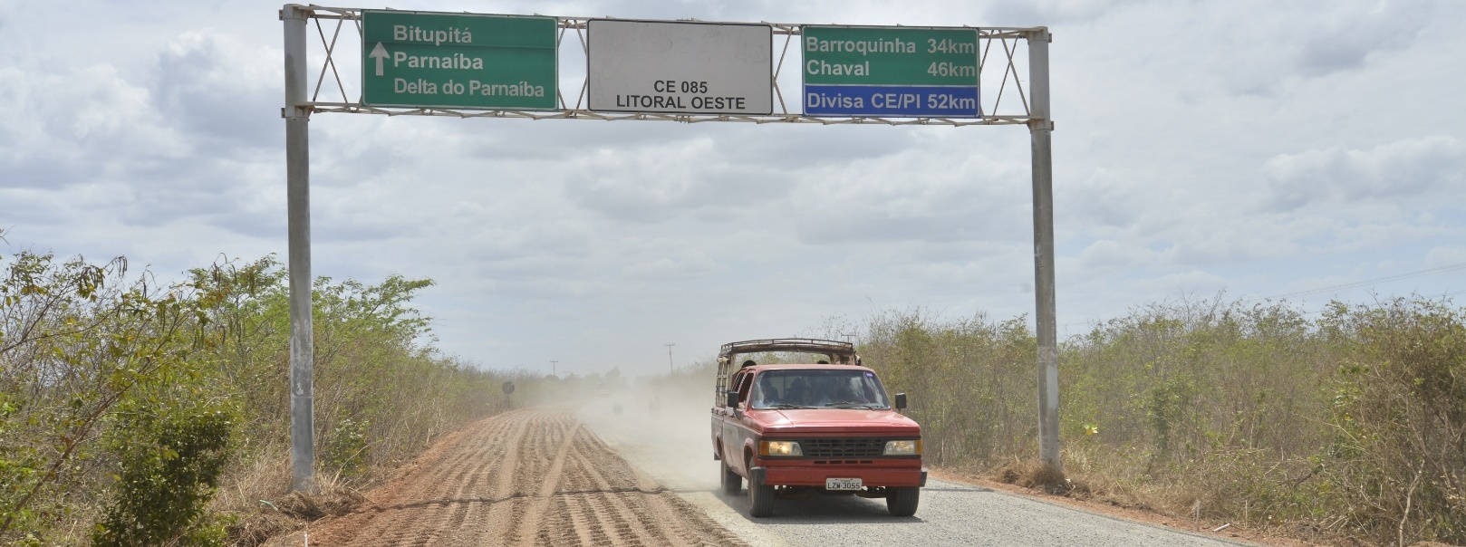Governo do Ceará autoriza recuperação de trecho ligando Camocim a divisa com o Piauí
