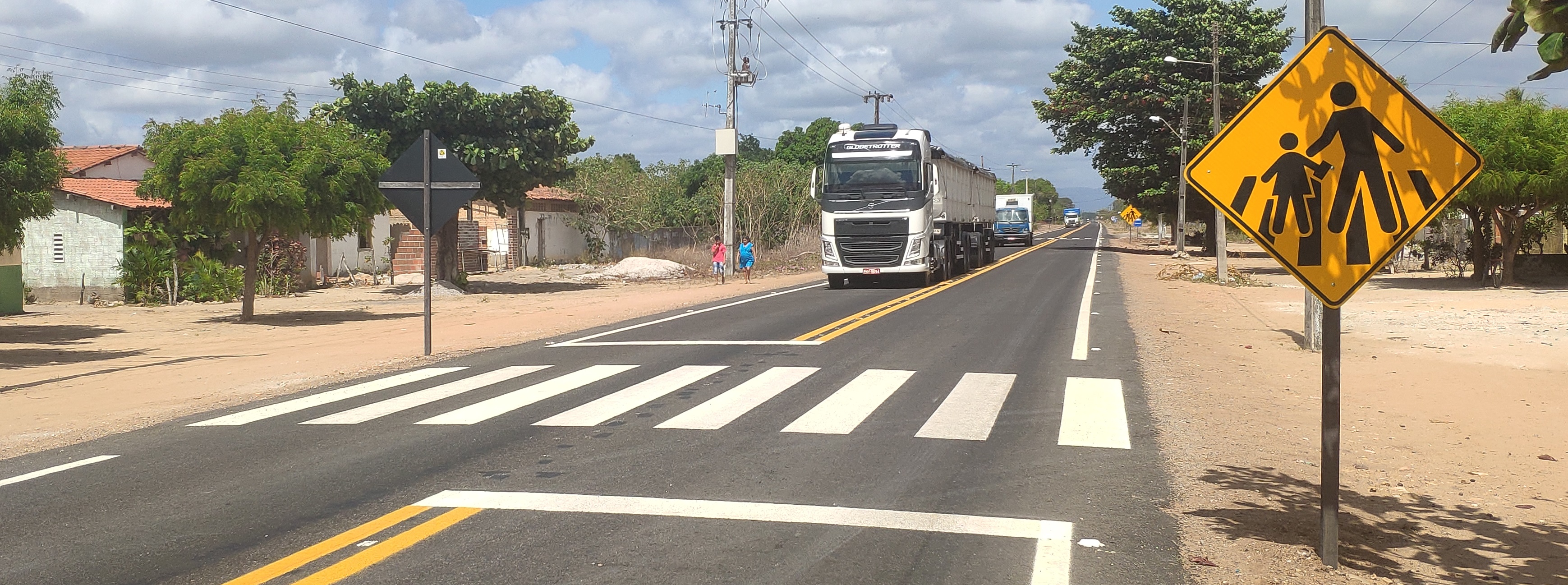 Populações de Horizonte, Pindoretama e Cascavel são beneficiadas com 25,5 km de rodovia recuperada