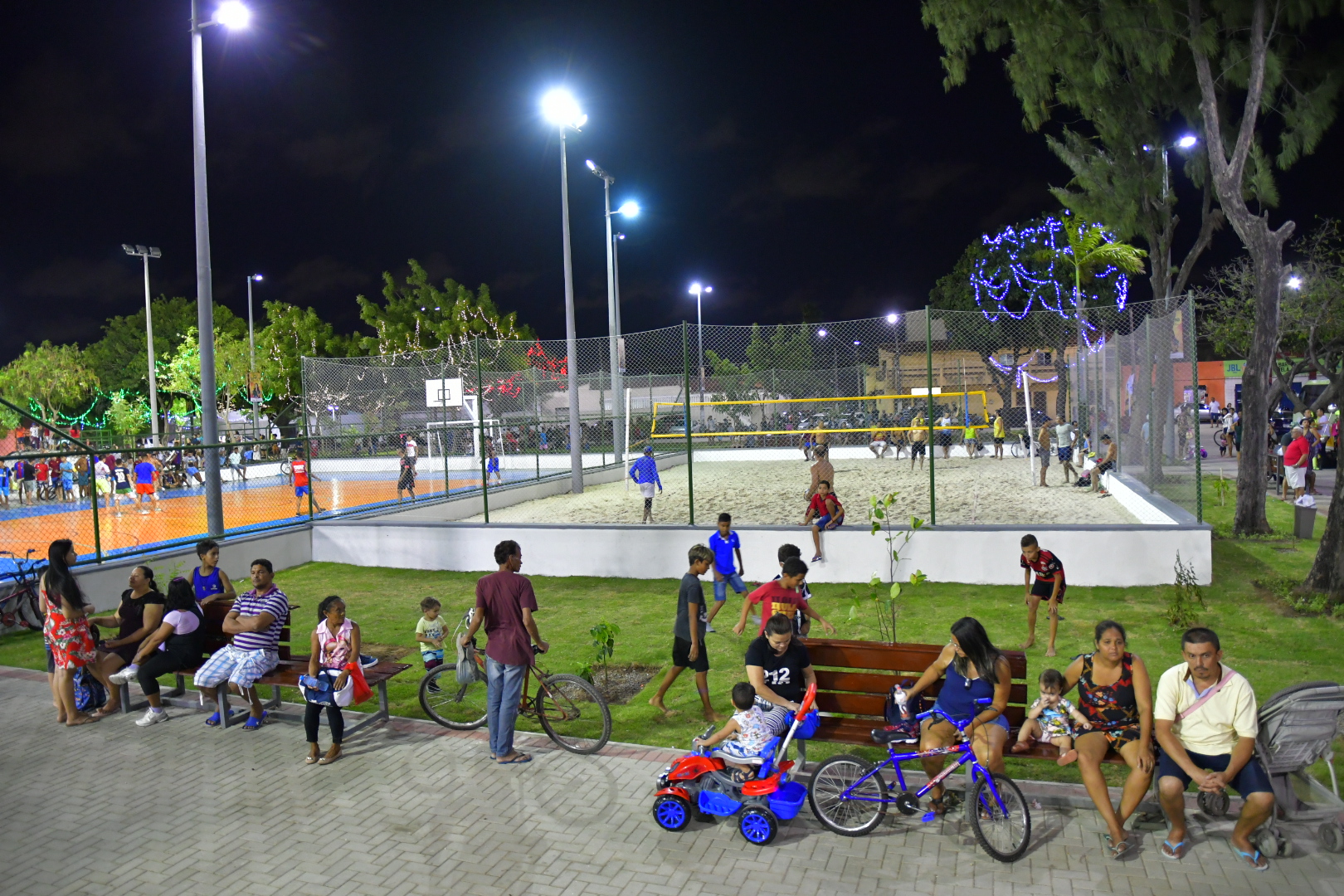Comunidade da Vila Velha recebe complexo de lazer