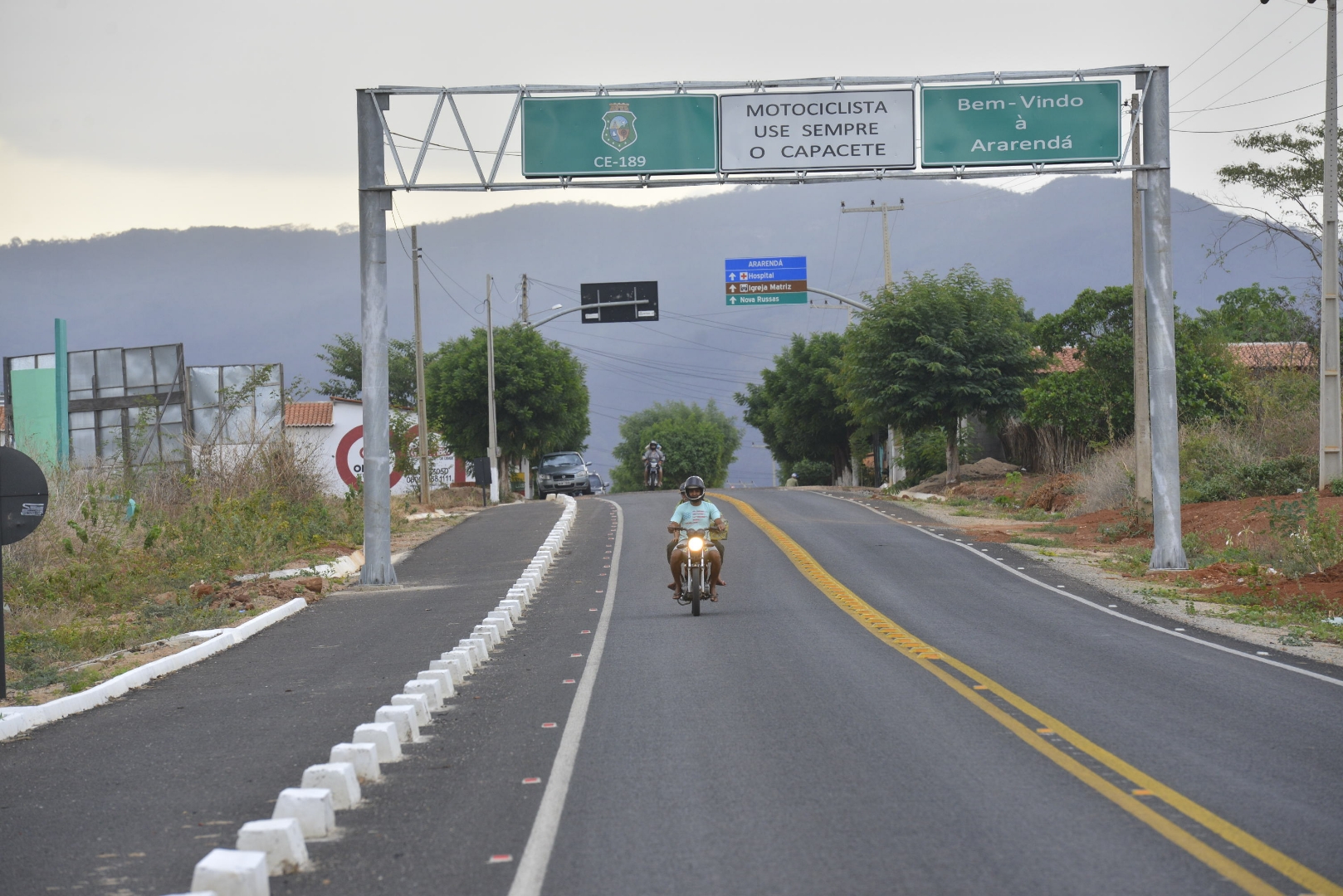 Governo do Ceará inaugura rodovia Ararendá-Ipueiras e anuncia novas obras na região