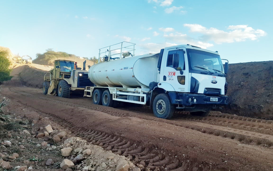 Obras de restauração da CE-397 avançam na região do Cariri