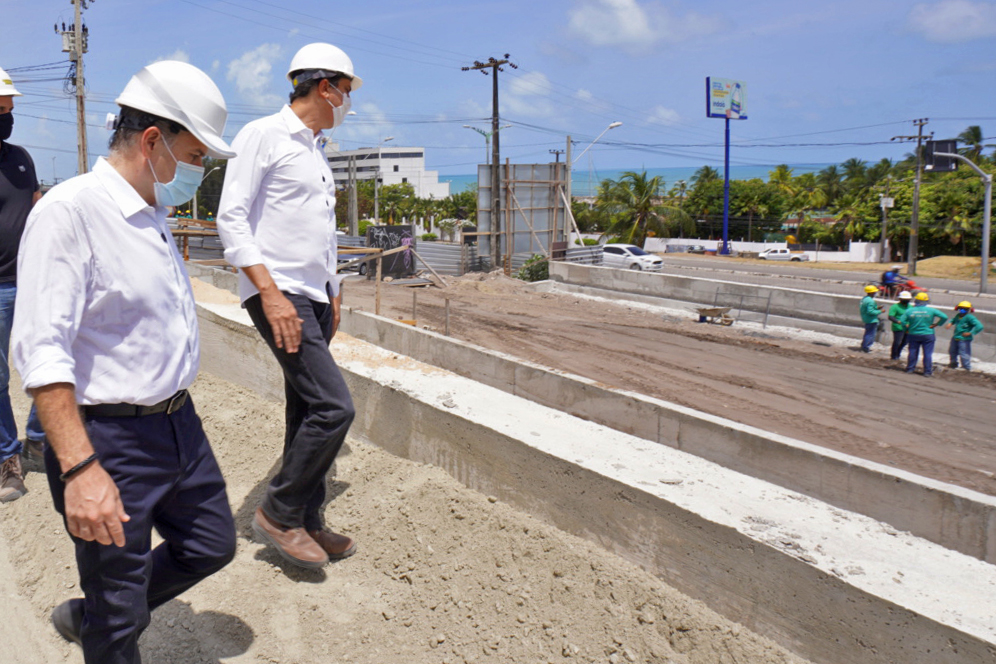 Governador e prefeito acompanham construção do complexo cultural Estação das Artes