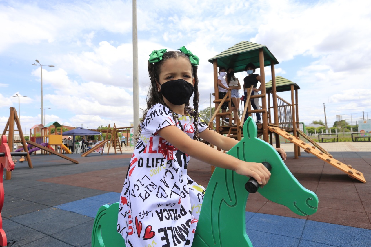 Ceará chega a 258 equipamentos voltados para o desenvolvimento infantil no Estado com entrega de praça em Icó