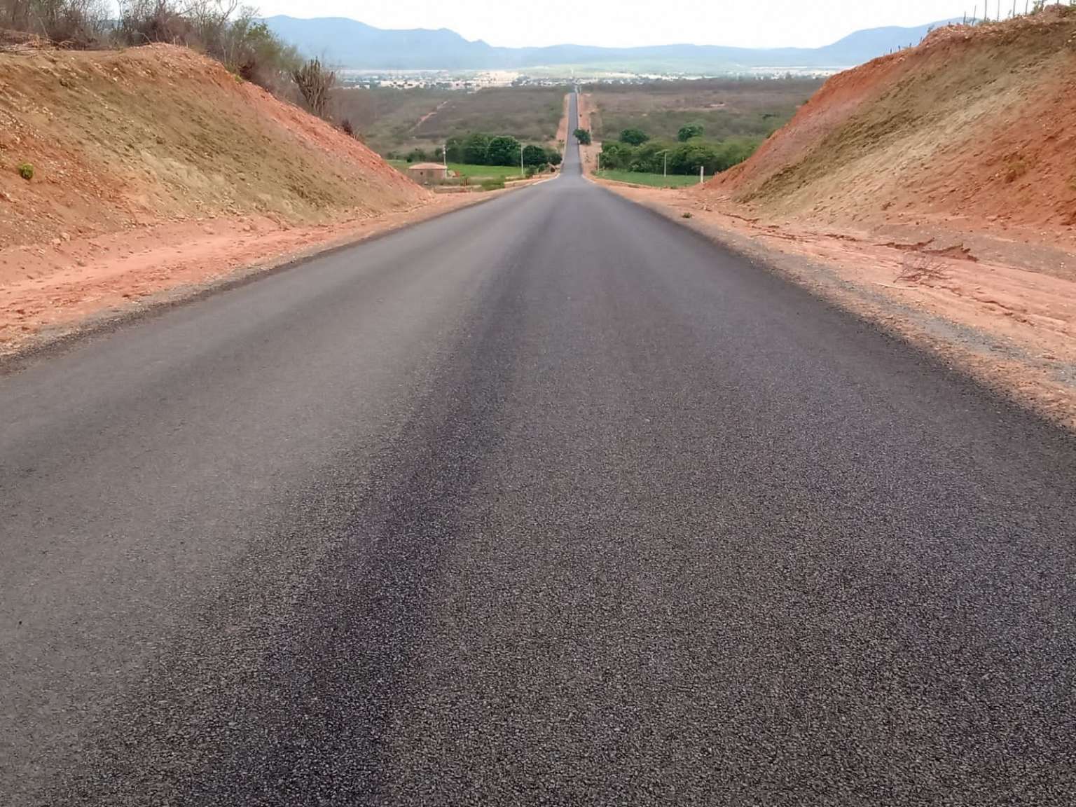 Restauração de rodovia em Brejo Santo facilitará escoamento de produção agrícola