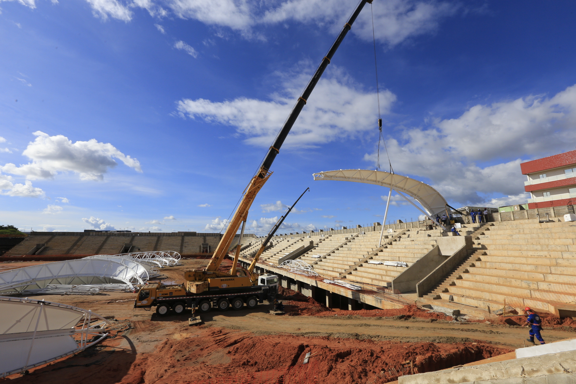 Com 70% de execução da obra, começa fase de montagem da coberta da Arena Romeirão