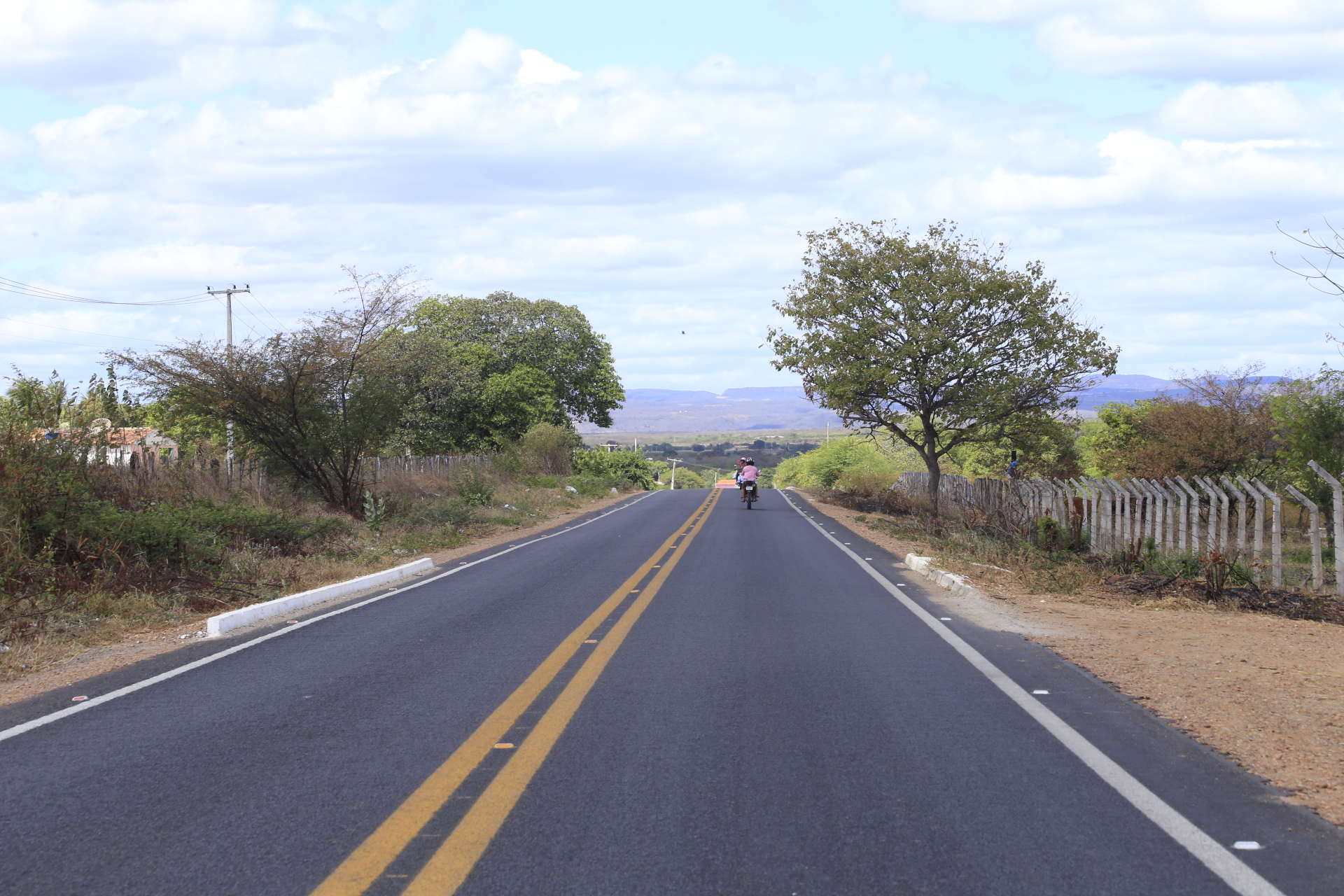 Restauração da CE-397 facilita a mobilidade e o escoamento de produtos entre Ceará, Pernambuco e Paraíba
