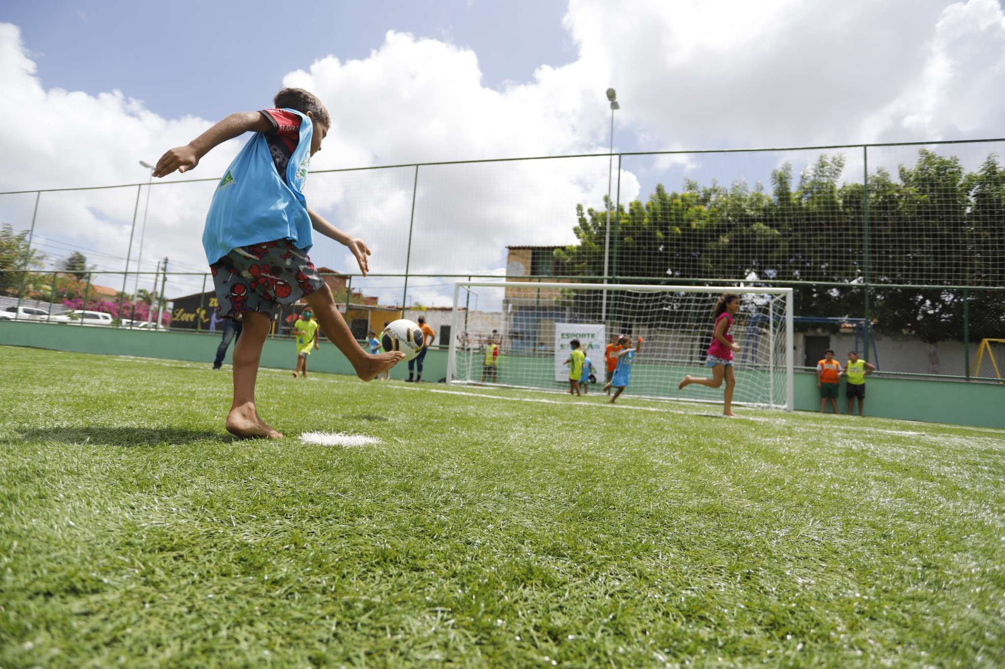 Governo do Ceará e a Prefeitura de Fortaleza inauguram Areninha Santa Rosa
