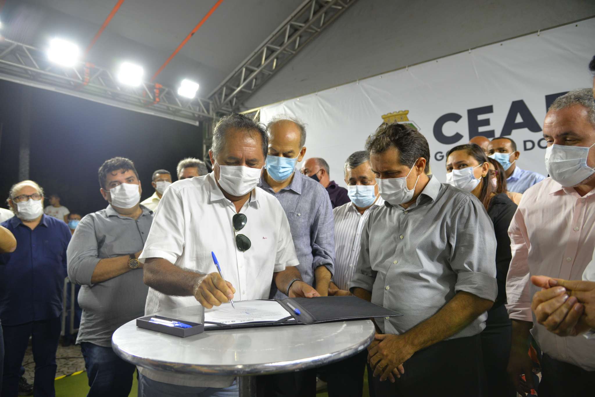 Governo do Ceará autoriza obras para melhorar a educação, saúde e infraestrutura