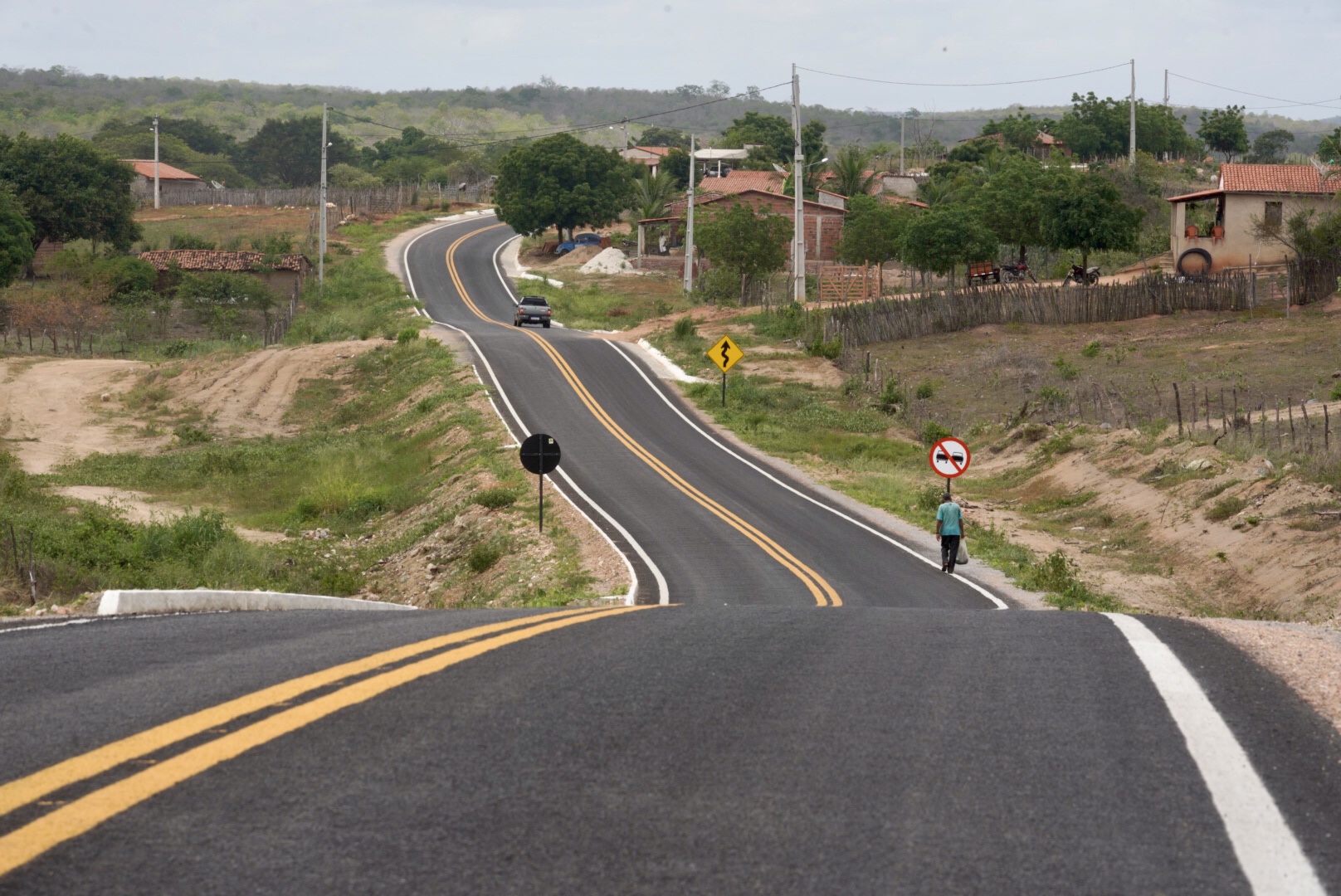 Governo do Ceará inaugura estrada que liga município de Piquet Carneiro ao distrito de Ibicuã