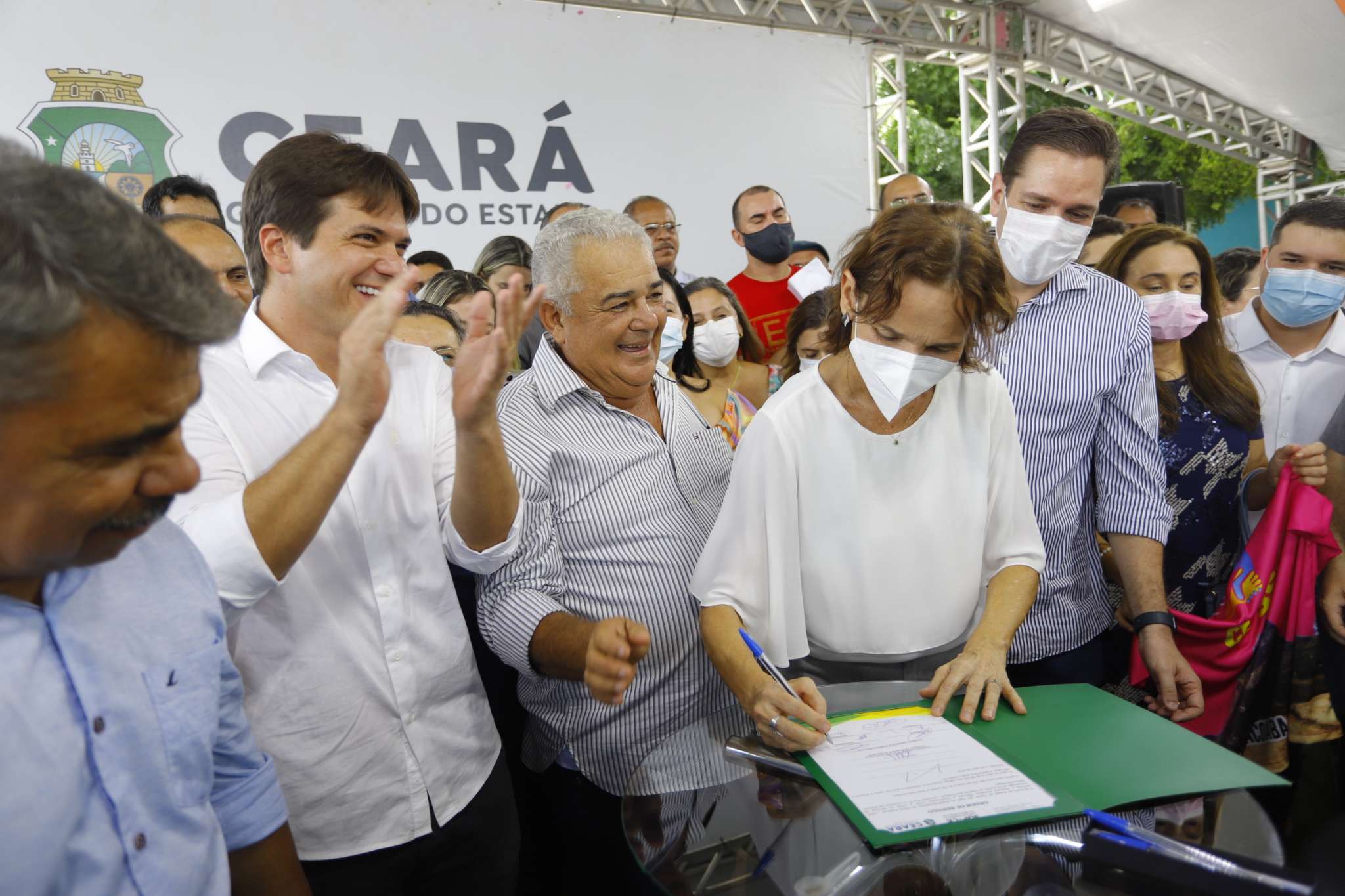 Baturité recebe 17° Centro Cearense de Idiomas e investimento de R$ 5 milhões em areninhas e rodovia