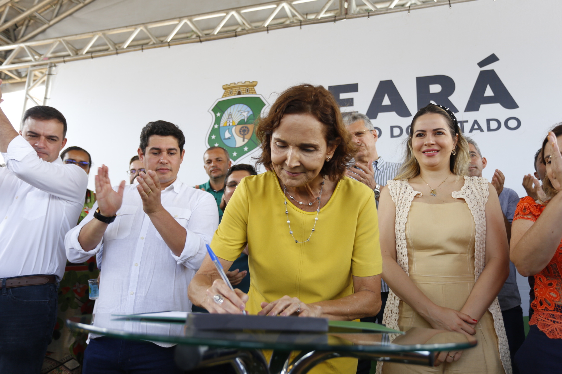 Em Santana do Cariri, Governo do Ceará entrega 84° Centro de Educação Infantil e autoriza construção de Areninha