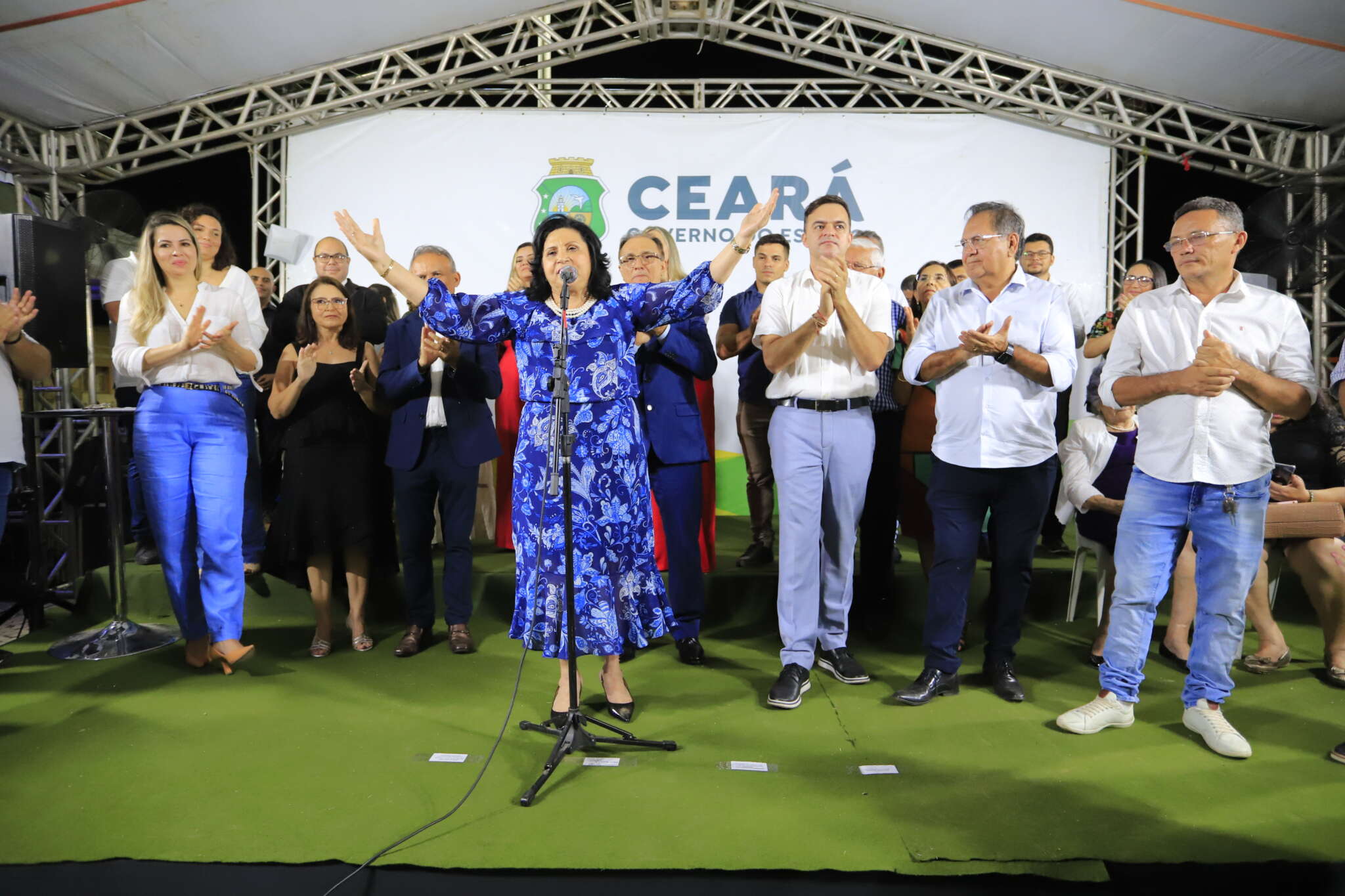 Governo do Ceará realizou entrega de Centro Cultural a população de Aurora