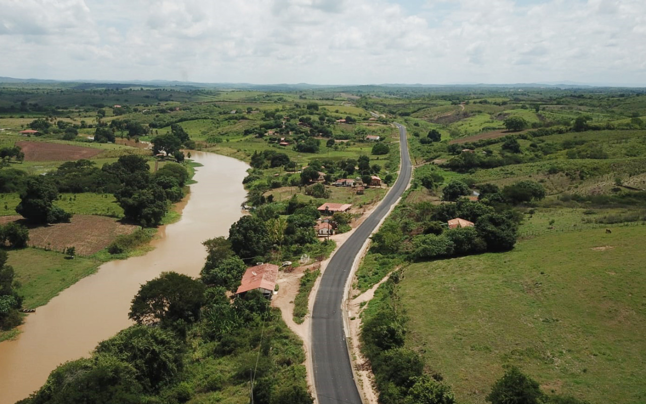 CE-153 entre Aurora e o distrito de Ingazeiras está pavimentada