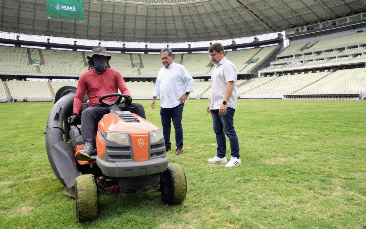 Novo gramado da Arena Castelão recebe primeiro corte; entrega é prevista para março