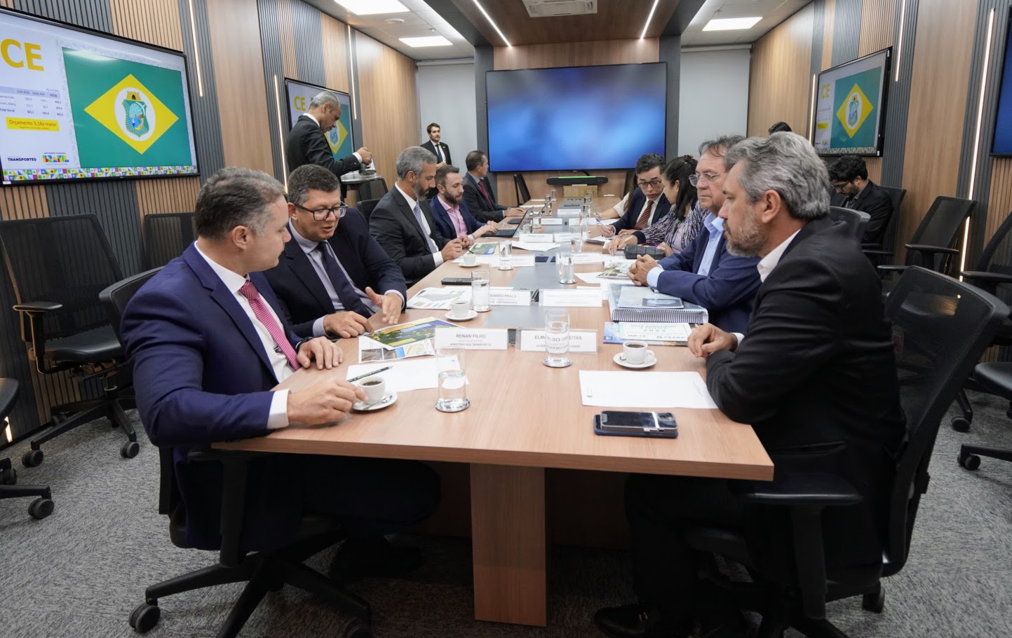 Em reunião com governador, ministro dos Transportes garante duplicação de duas BRs e recursos para conclusão do Anel Viário