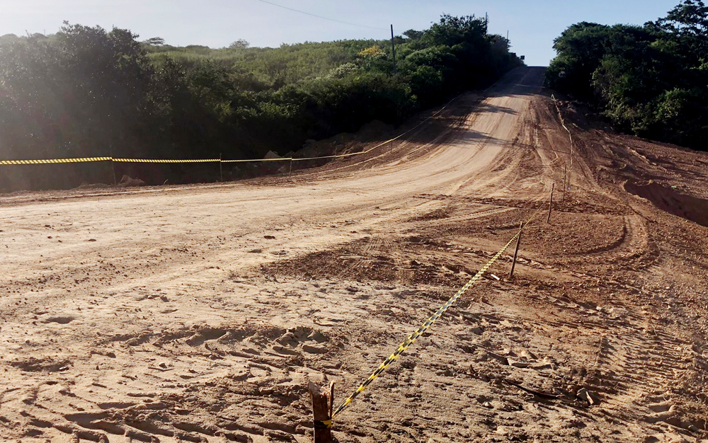 Trecho da CE-384, que liga Mauriti à Paraíba, tem tráfego liberado após recuperação paliativa; veja outras liberações
