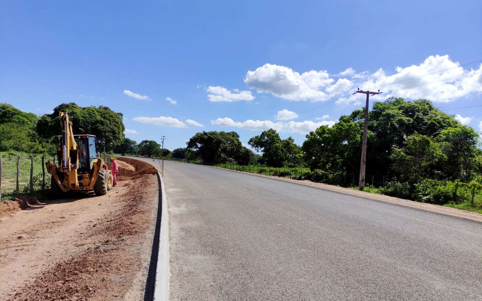 Pavimentação da CE-153 entre Porteiras e Missão Velha vai diminuir o trajeto entre as cidades em 16 km